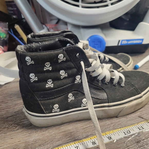 Vans Black Skull High-Top Shoes Size‎ 5.5 Mens 7 Womans - Picture 1 of 9